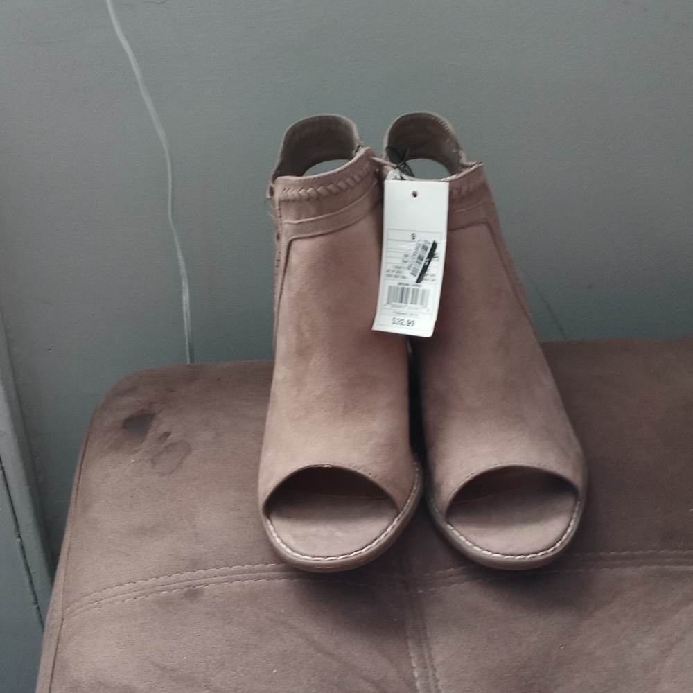 Women sandals